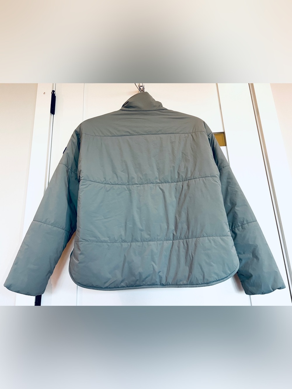 Vuori Women's Canyon Insulated Jacket Pale Blue XS - Picture 2 of 6